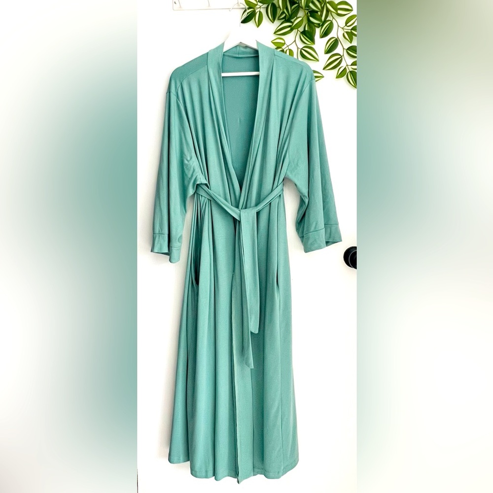 Gorgeous sage green SUMMER ROBE, elevated basic, upgrade your lounge look!